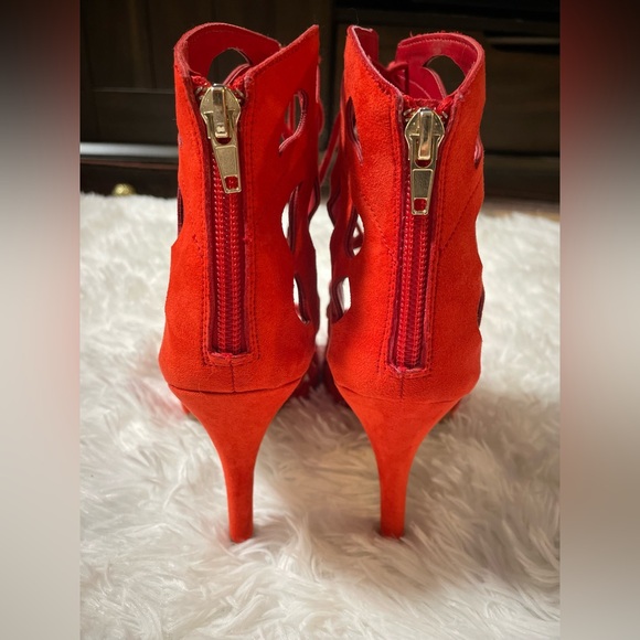 Aldo Red 4" Stiletto Cutout Rocker Teardrop Peep Toe Heel Size 7 Suede Laser Cut - Picture 7 of 15
